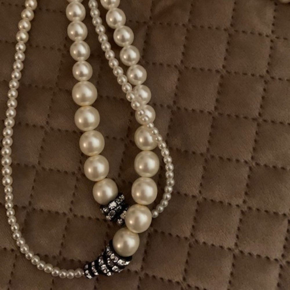 MILLIANNA Pearl and Crystal Long Deco Strand, NWOT